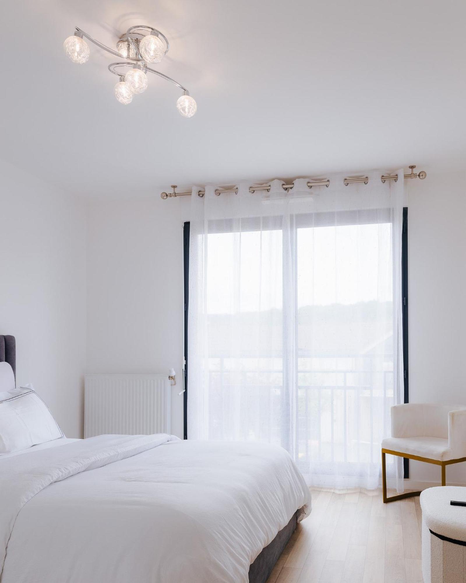 Appartement Luxueux, Neuf & Equipe A Versailles, Saint-Cyr-L'Ecole Exterior photo